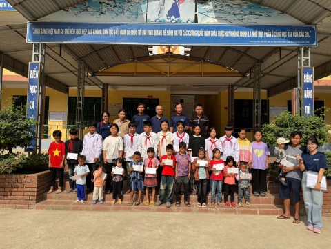 HÀNH TRÌNH CHIA SẺ YÊU THƯƠNG: "TRAO QUÀ HỖ TRỢ CHO NGƯỜI DÂN/ HỌC SINH TẠI XÃ MƯỜNG PỒN VÀ KIỂM TRA TIẾN ĐỘ XÂY DỰNG PHÒNG HỌC TẠI TRƯỜNG MN SỐ 2 NA TÔNG"